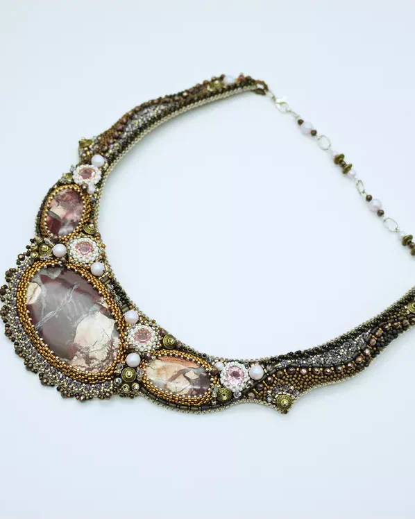 Колье с яшмой и Swarovski