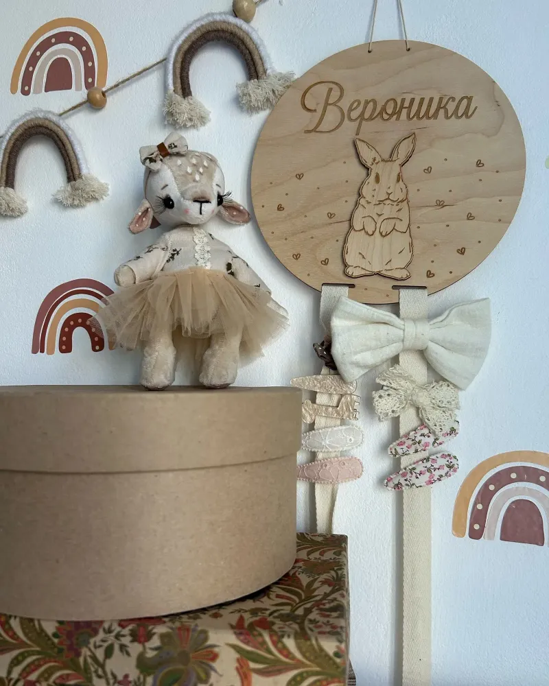 Оленёнок бежевый в платье, 20 см