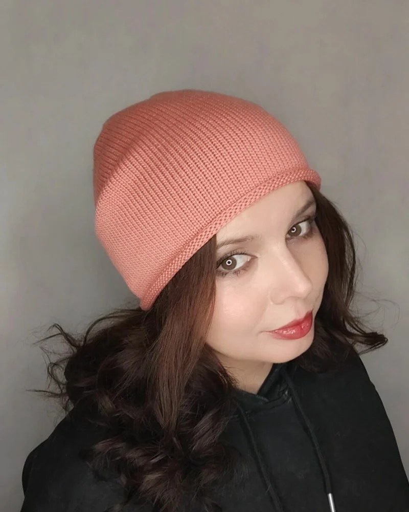 Шапка с руликом вязаная женская из мериноса