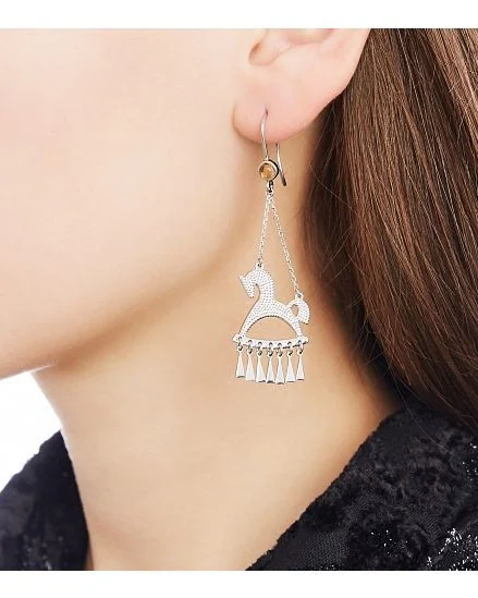 Серебряные серьги с камнями Лошадки