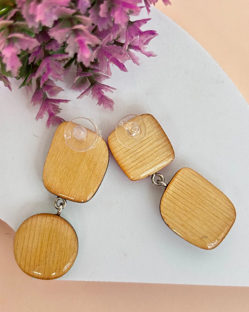 Серьги асимметричные из дерева
