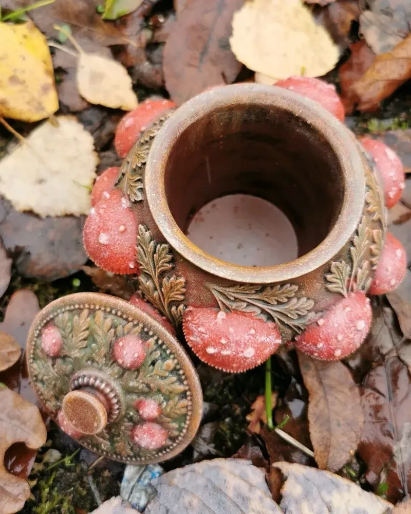 Шкатулка с мухоморами