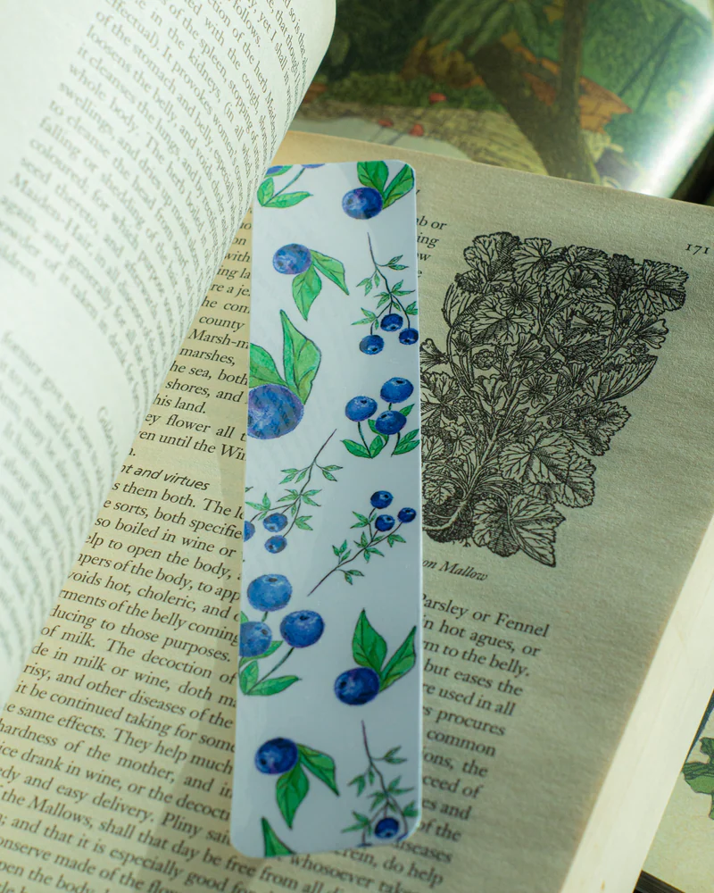 Ягода Черника. Закладка для книг