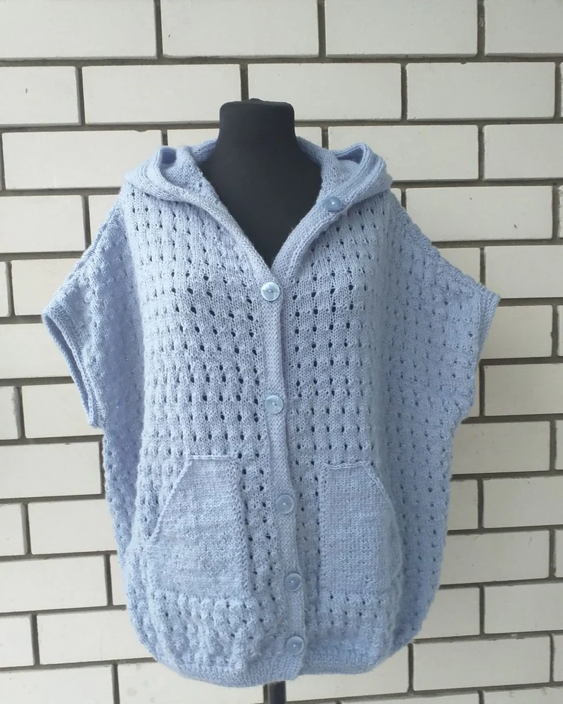Кардиган жилет летний женский вязаный голубой с капюшоном шерсть