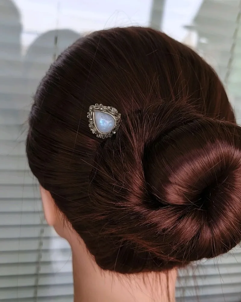 Шпилька для волос с лунным камнем, заколка "Moon flower" — голубой — Лунный камень
