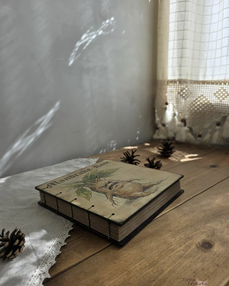 Деревянный блокнот 15,5×15,5 см с коптским переплётом — Mandrake Root