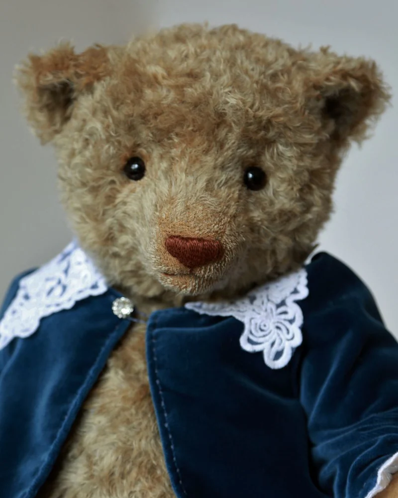 Bear — коричневый