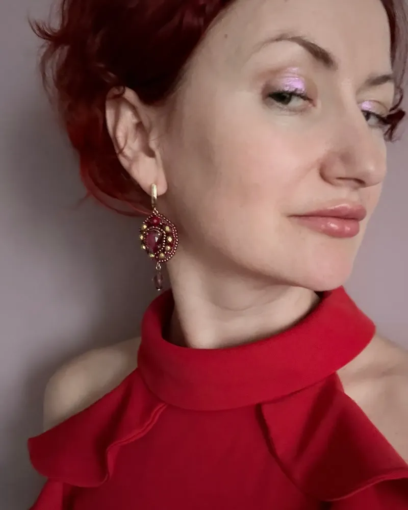 Серьги из бисера с кристаллами