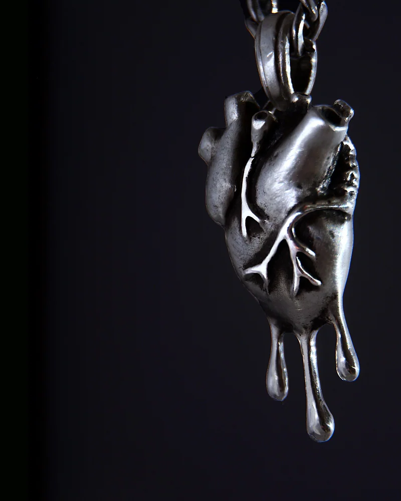 Подвеска «Bleeding Heart»