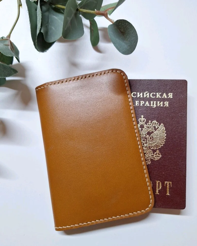 Обложка для паспорта из натуральной кожи — Коньячная