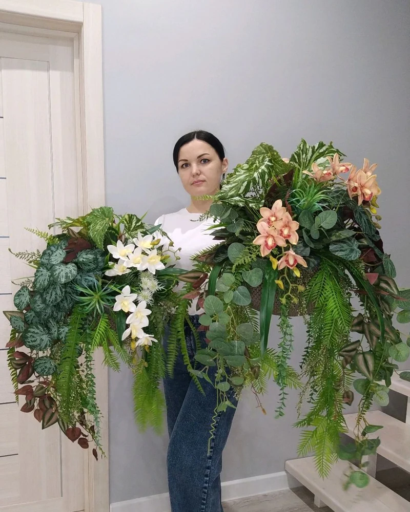 Ампельная композиция из флористической зелени — Ампельная композиция из флористической