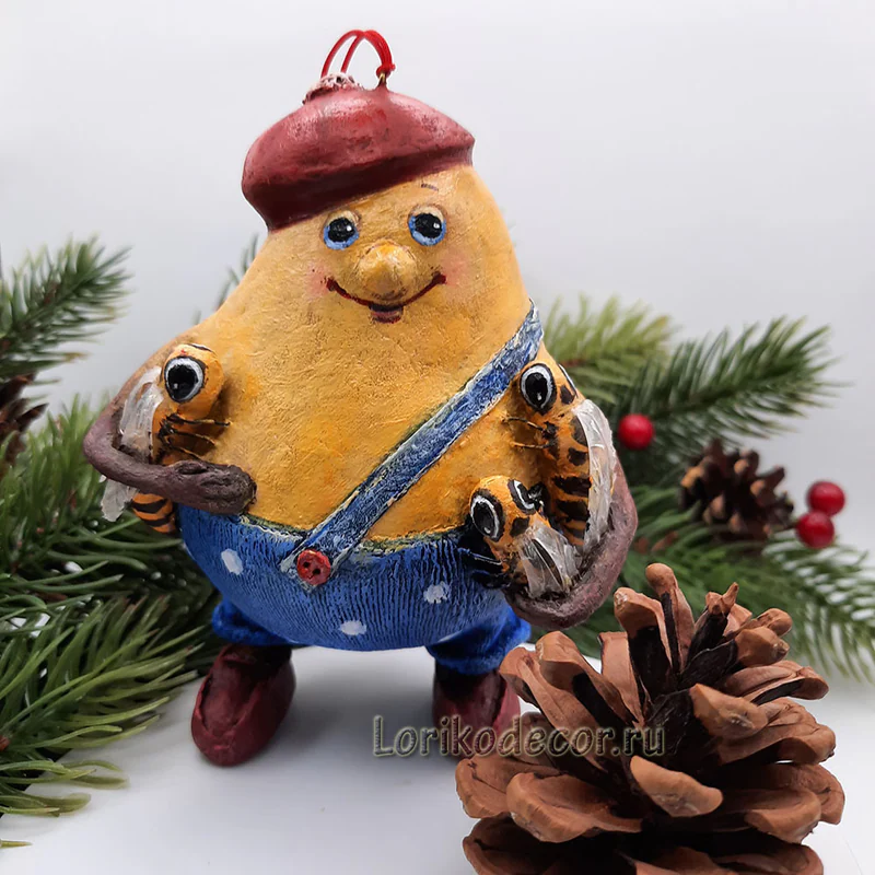 Ёлочная игрушка «ГРУША В ШТАНАХ С ОСАМИ-4»