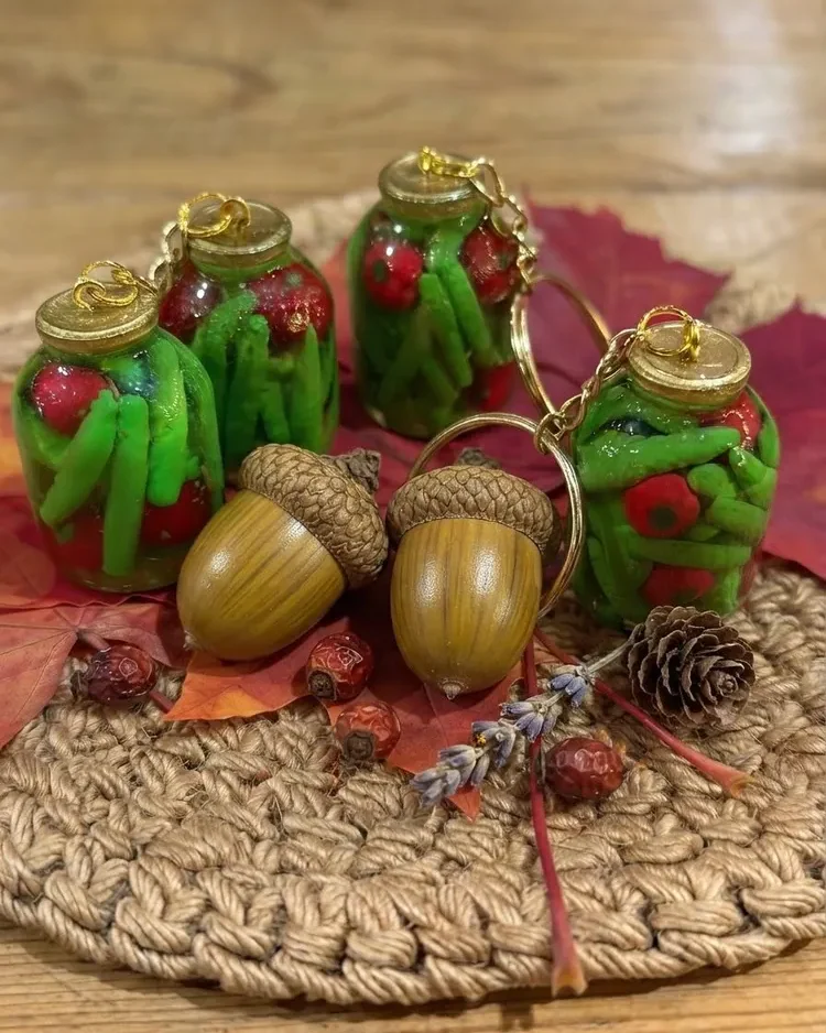 Брелок баночка с соленьями