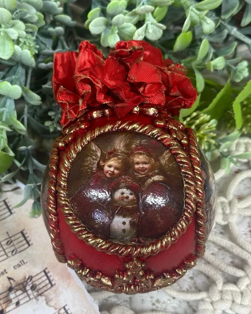 Елочные шары — Дева Мария — красный