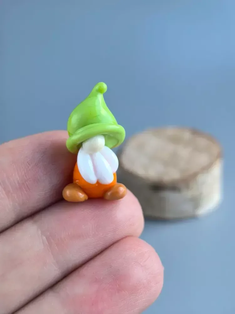 Стеклянная фигурка «Гномик зелёный»