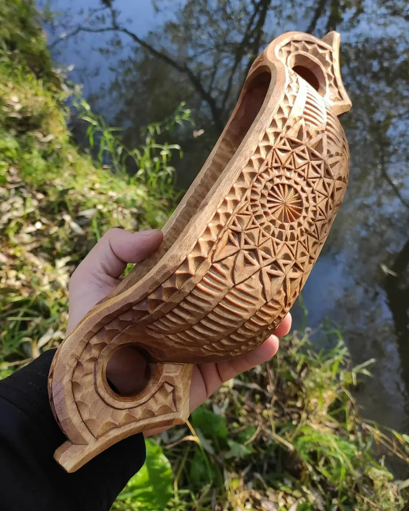 Резной славянский ковш Коники из осины/липы 500-600мл — Коричневый