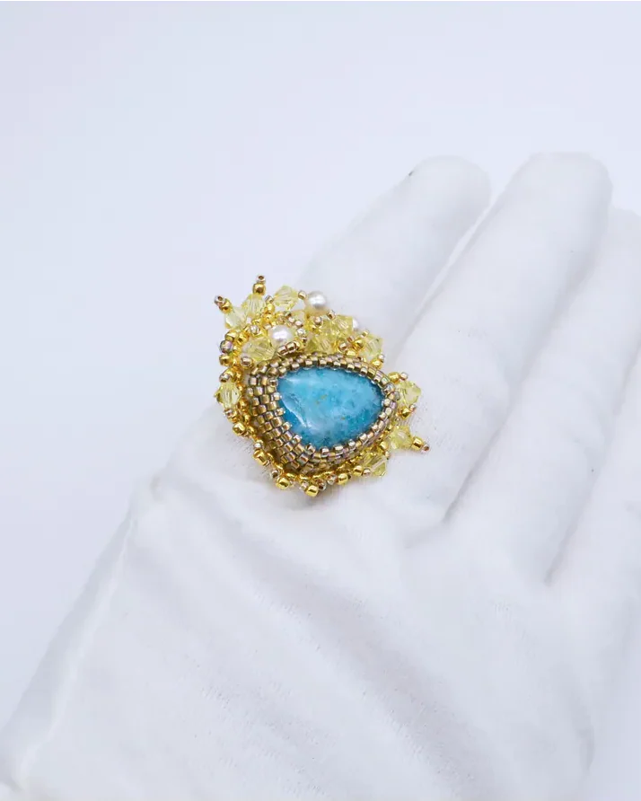 Кольцо ручной работы с апатитом и Swarovski