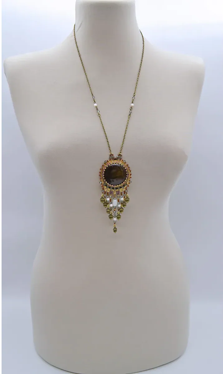 Кулон ручной работы с кальцитом и Swarovski
