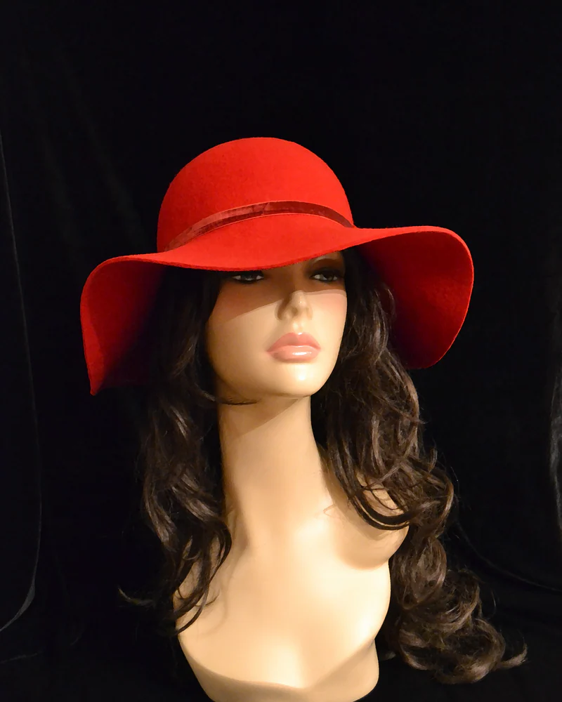 Шляпа Незнакомка Red