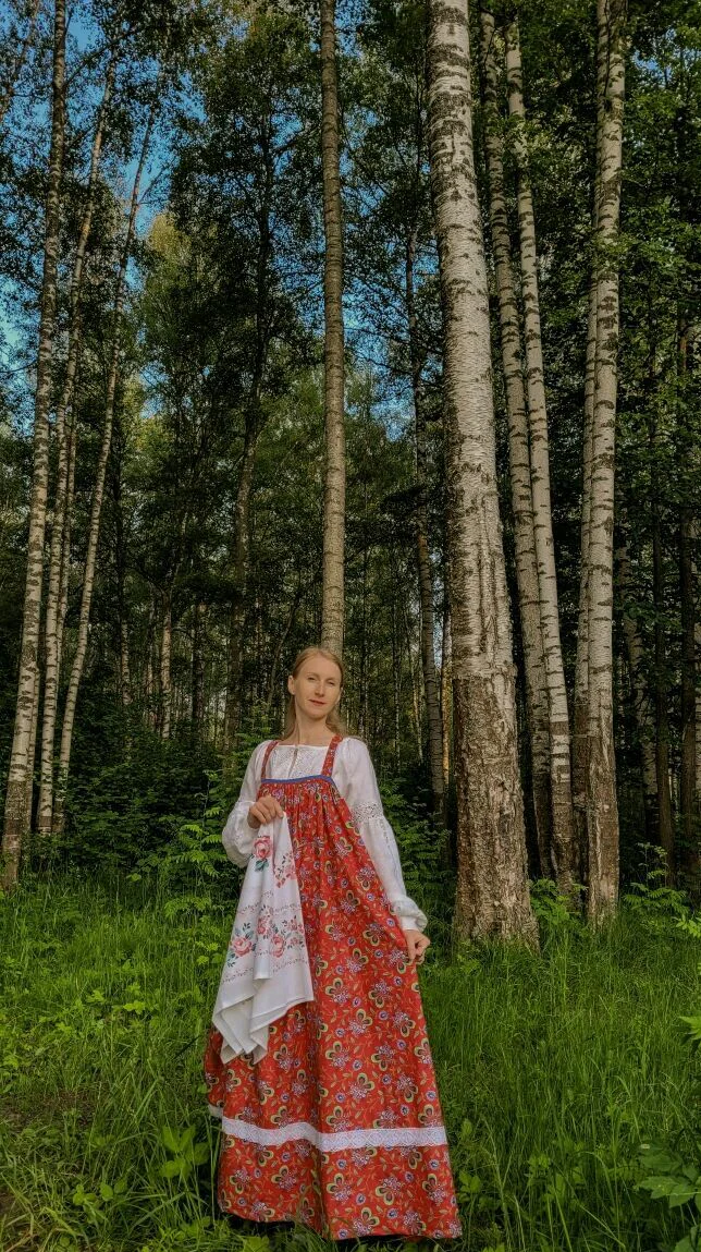 Сарафан русский народный, красный