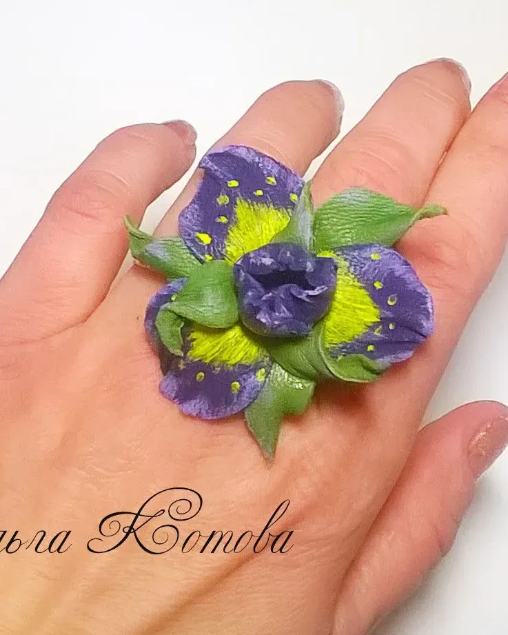 Цветочные серьги из кожи Фиолетовые ирисы
