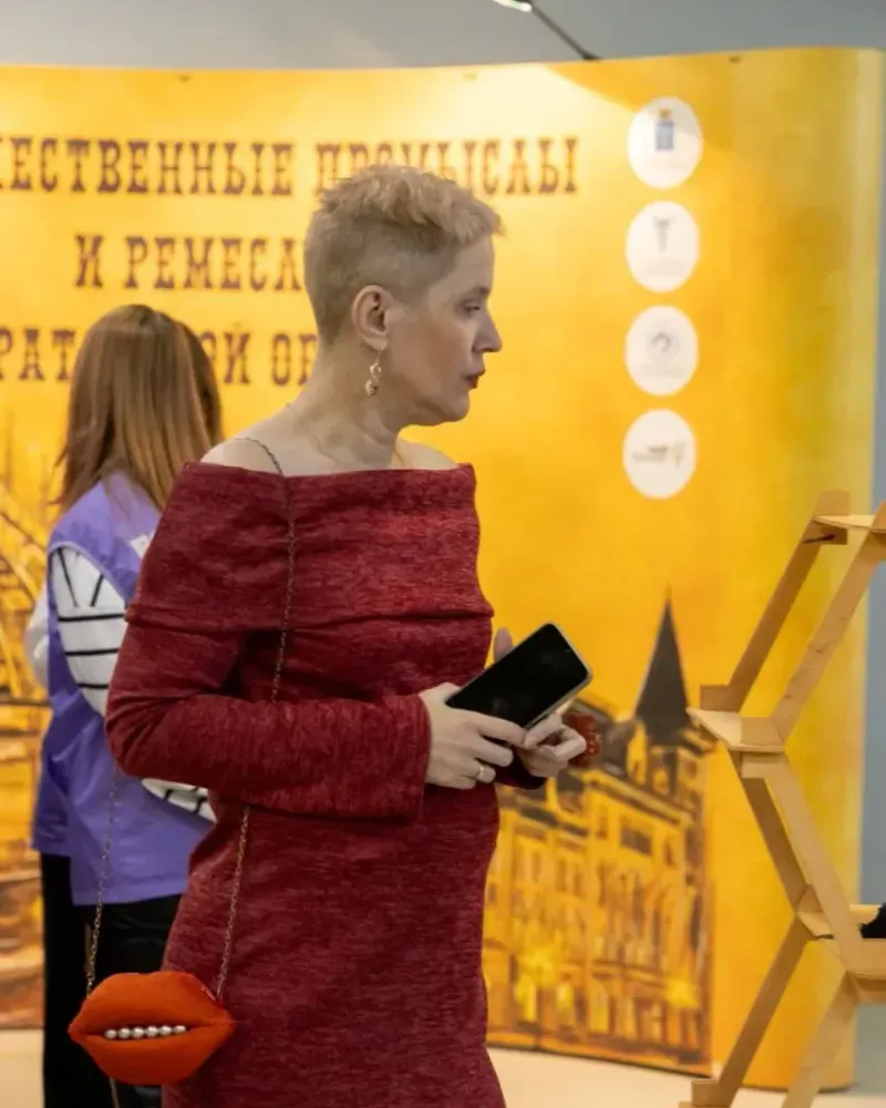 Микро-сумочка «Улыбка» из бисера, красная — Красная