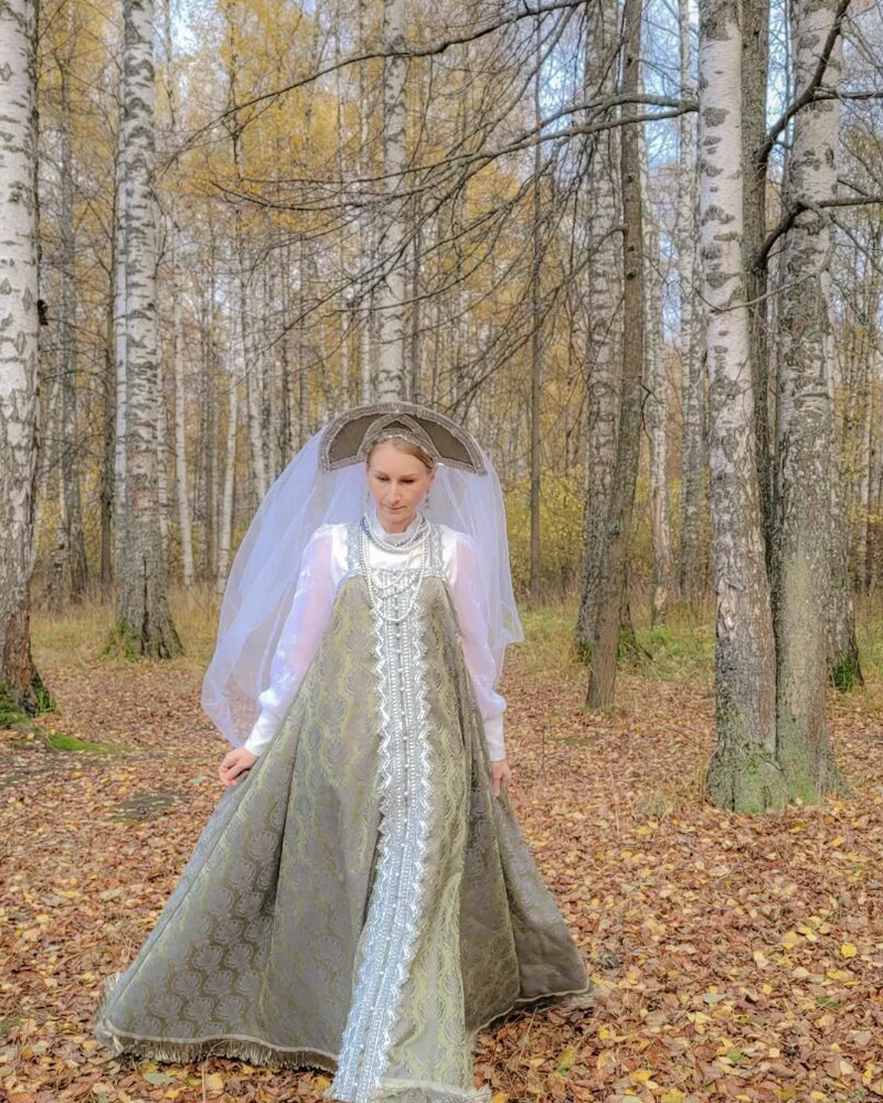 Костюм с сарафаном и блузкой, зелёный с белым