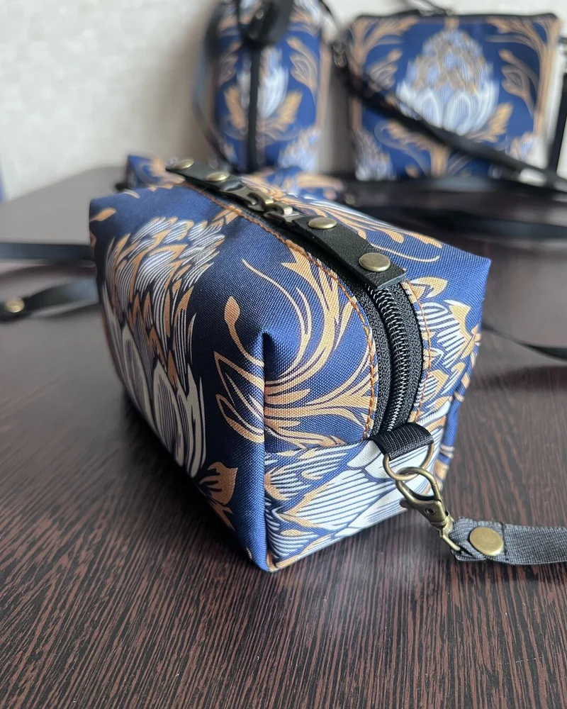 Косметичка из габардина