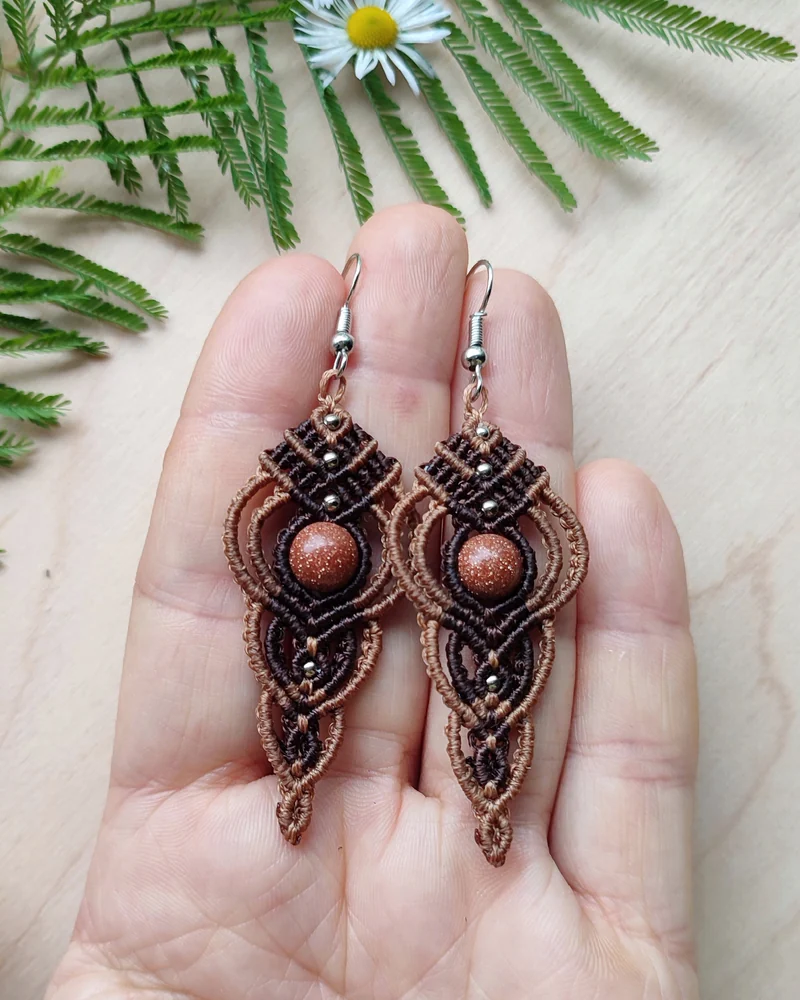 Серьги макраме «Жива» — коричневые