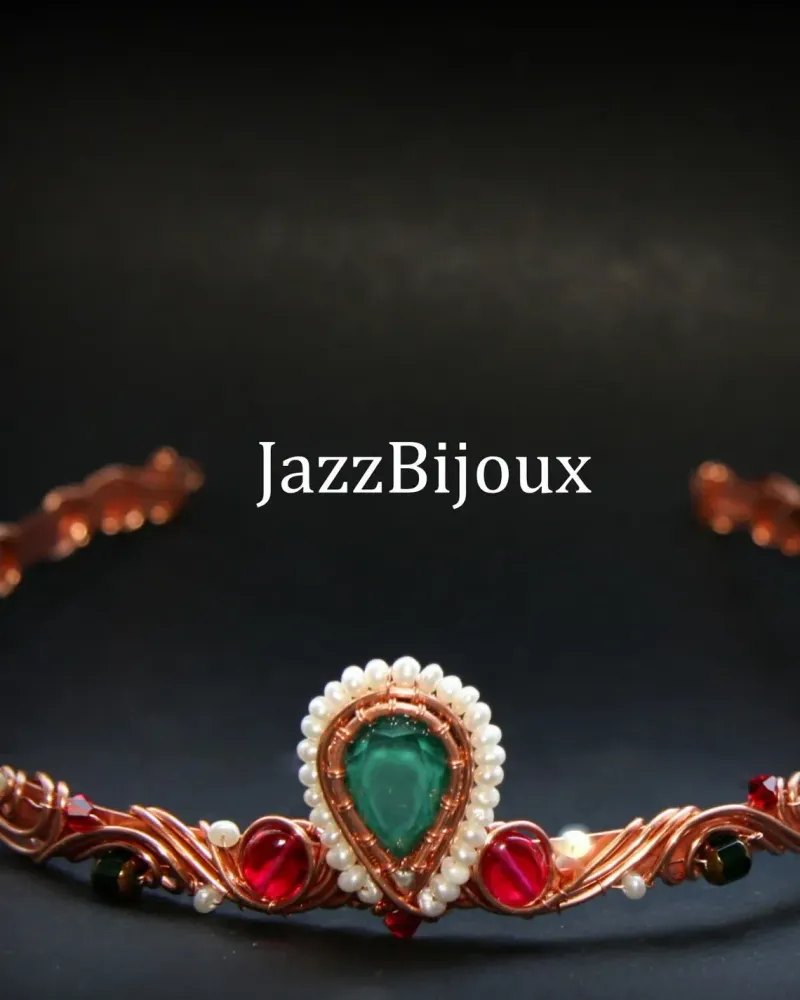 Диадема с изумрудным кристаллом — Жемчуг и Swarovski