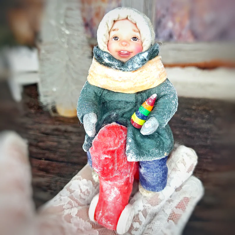 Ватная ёлочная игрушка "Мальчик на лошадке"