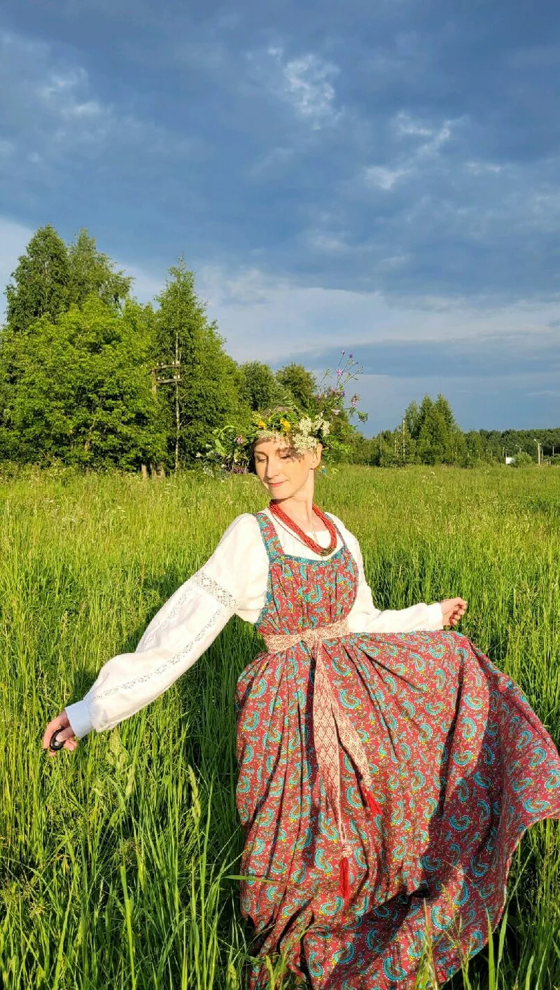 Блузка льняная с кружевом, белая