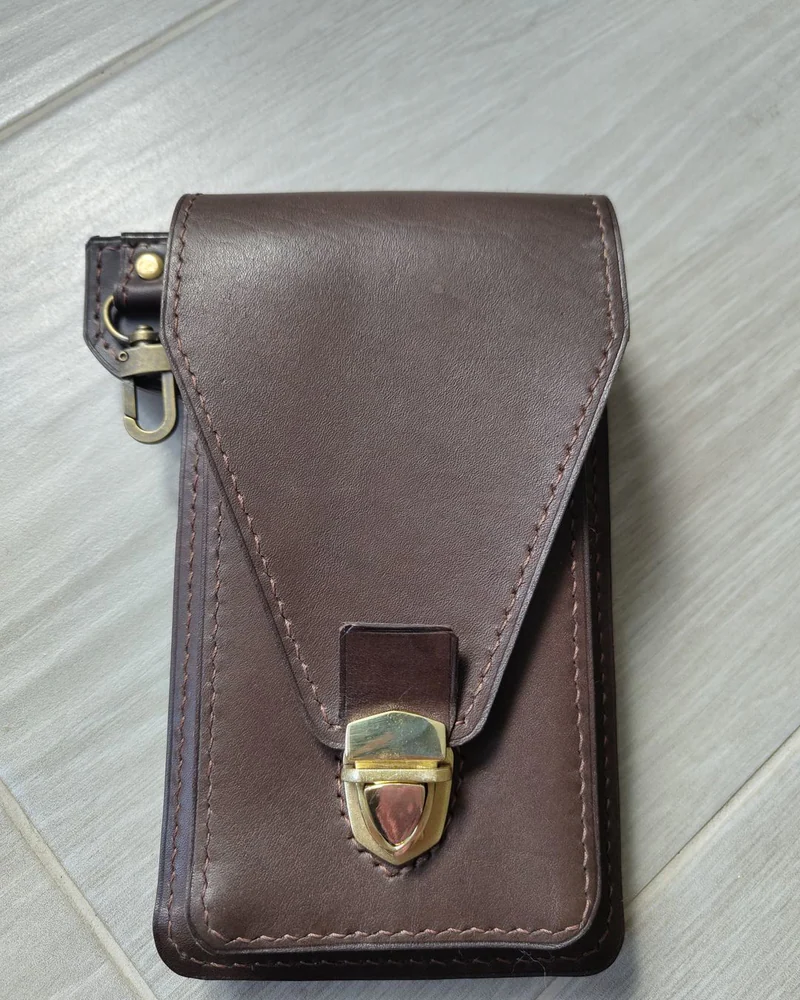 Поясная сумка из кожи для телефона и ключей — коричневый