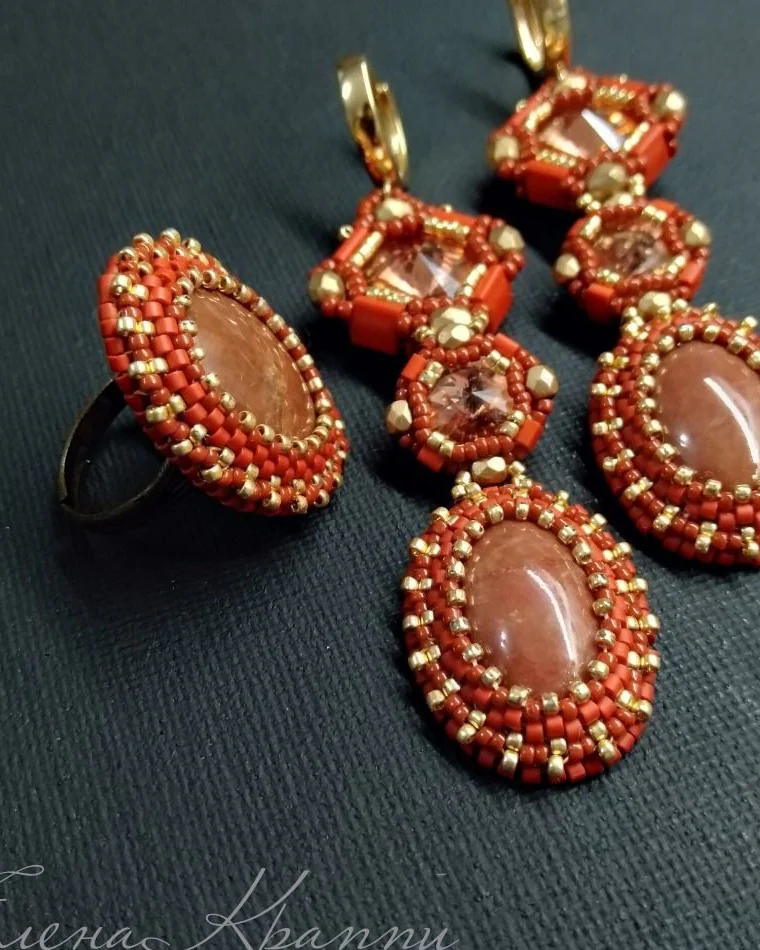 Кольцо и серьги с яшмой. Длинные серьги, красно-золотой