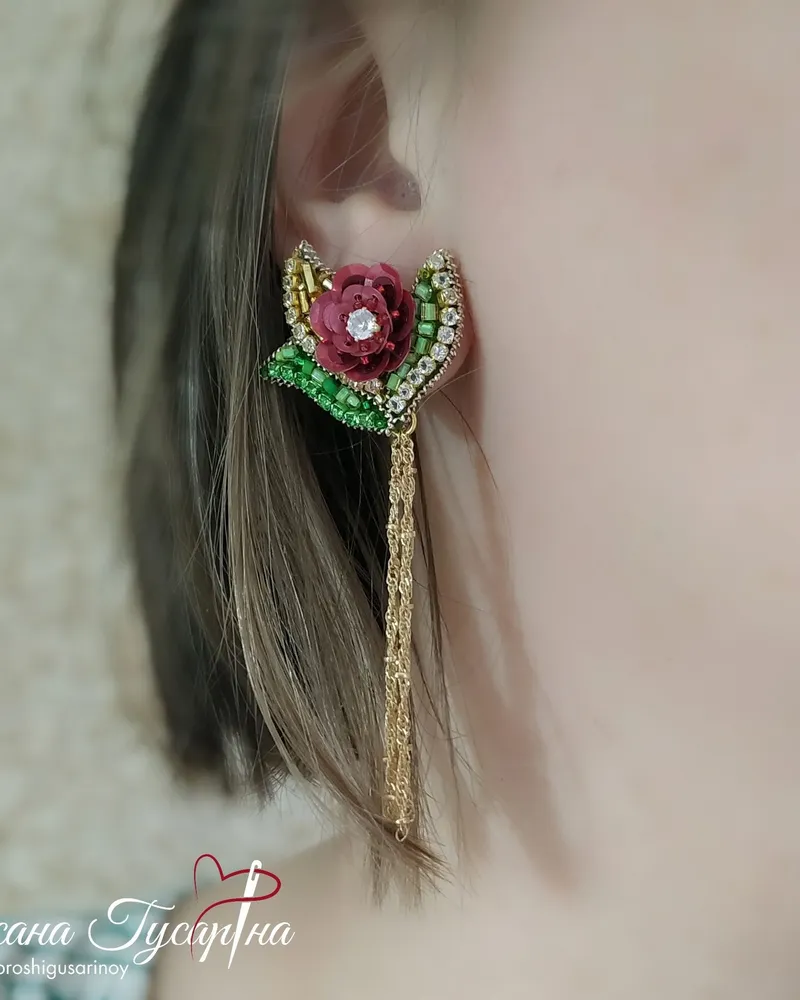 Серьги Цветы — красный с зелёным