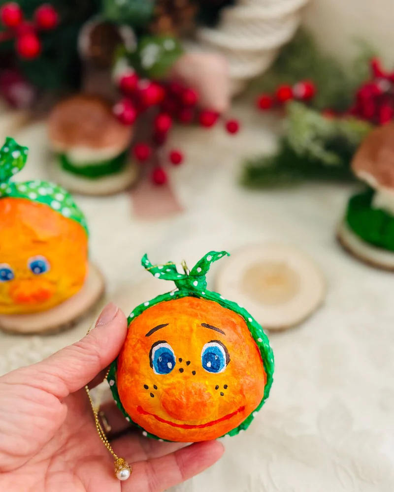Ёлочные игрушки. Ватная игрушка Колобок — жёлтый
