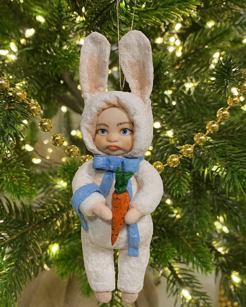 Ёлочная игрушка «Мальчик-зайчик»