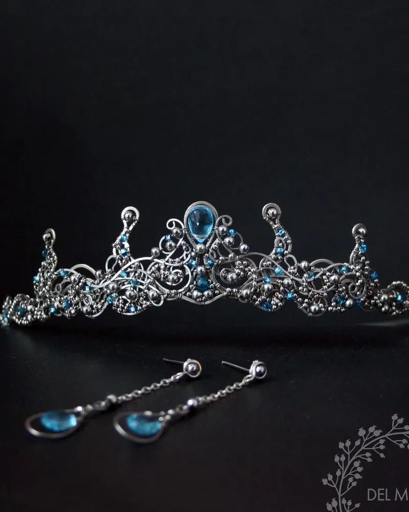 Корона с камнями голубой кварц "Ice crown"