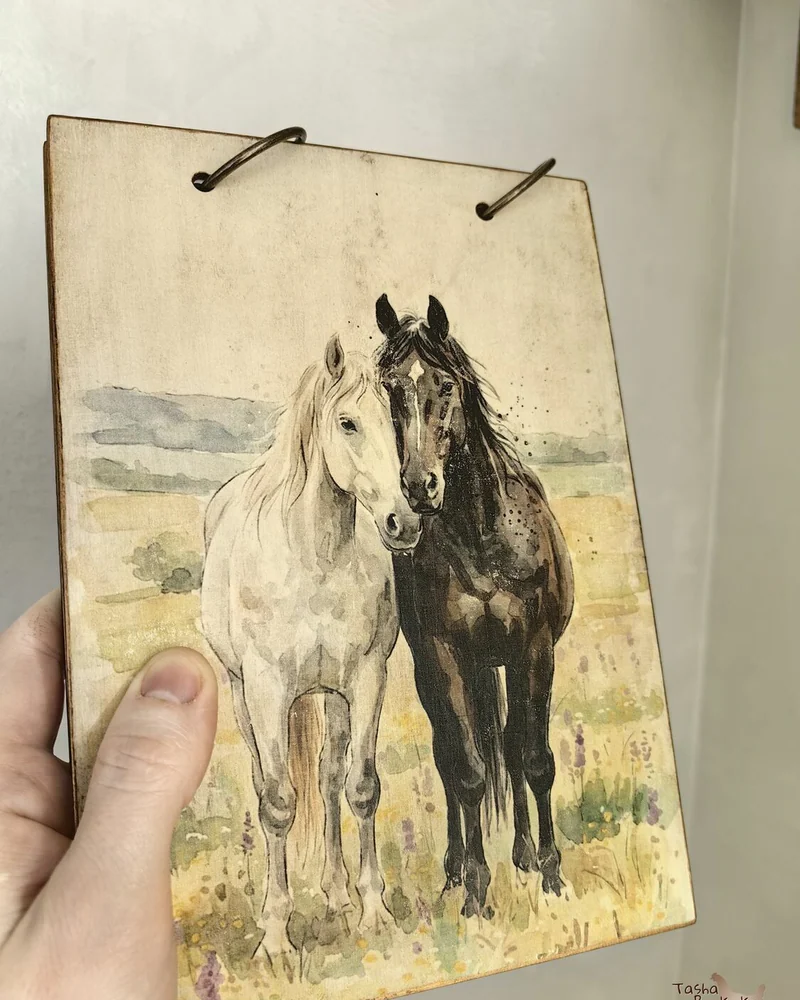 Деревянный блокнот А5 на кольцах в клетку — Horses