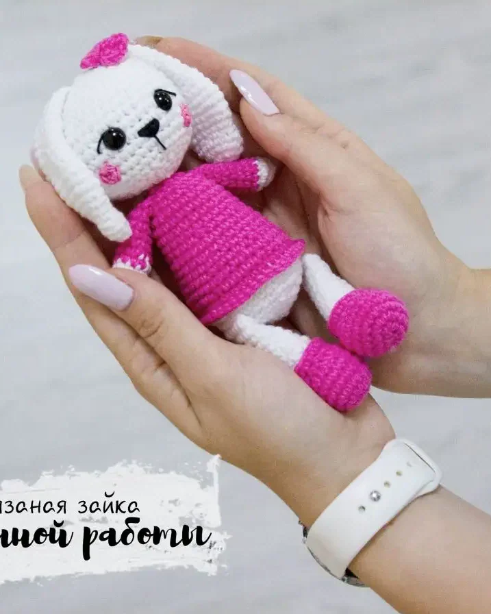 Вязаная игрушка зайка, белый — белый