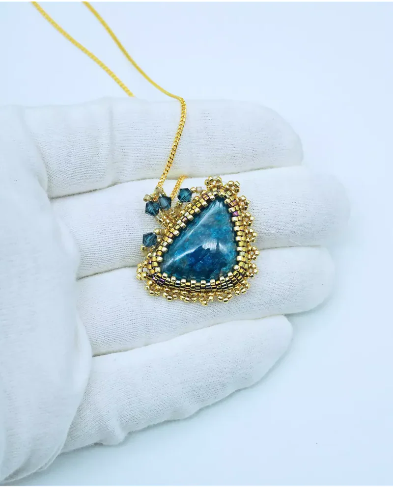 Подвеска ручной работы с бразильским апатитом и Swarovski