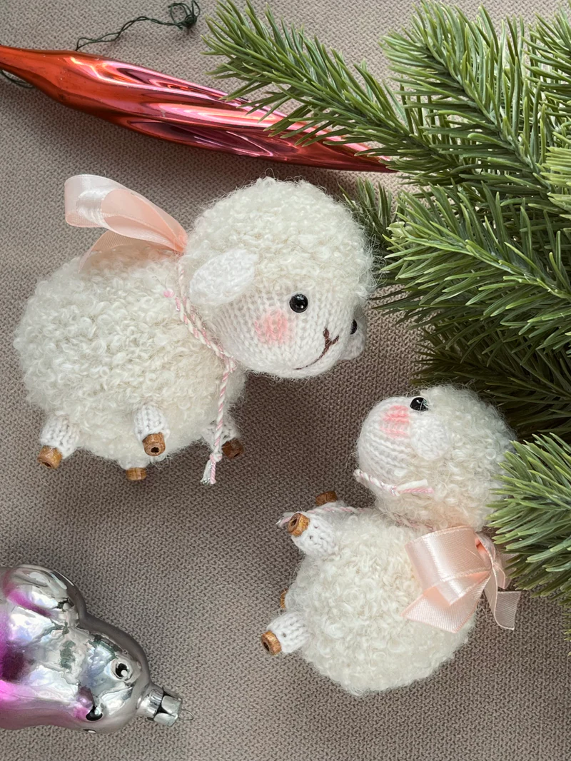 Мягкая елочная игрушка овечка, подарок на новый год
