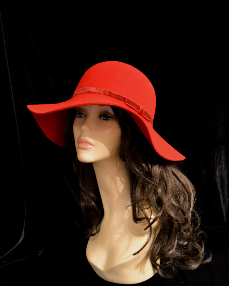 Шляпа Незнакомка Red