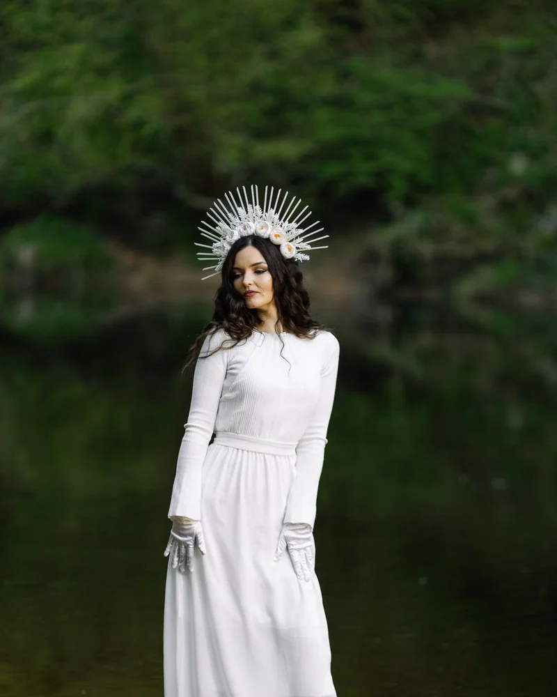 Корона с цветами и лучами — Основной