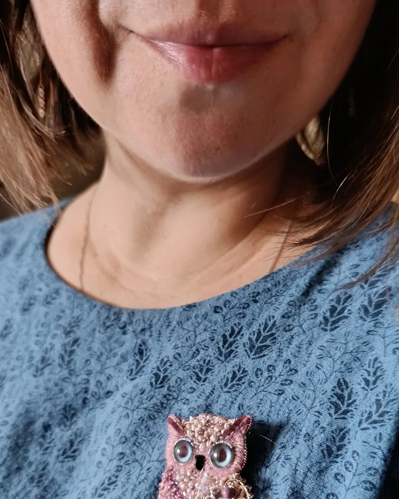 Брошь Сова — розовый