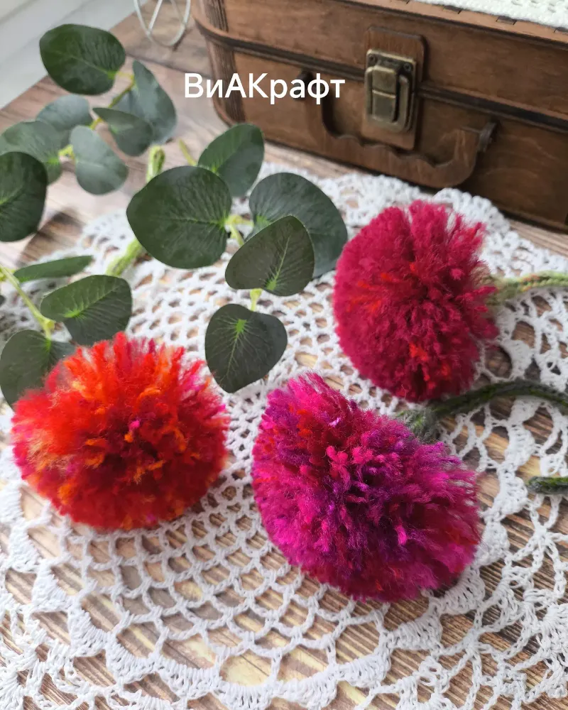 Вязаная брошь-цветок — Ручная работа