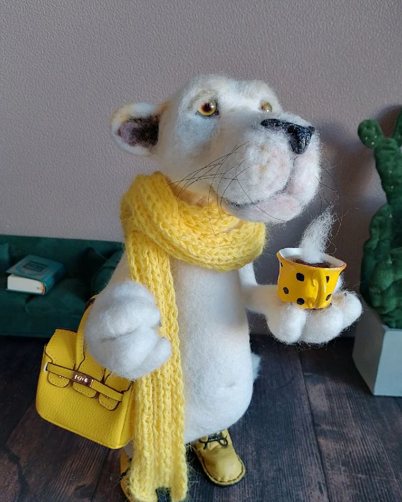 Белая львица. Игрушка из шерсти