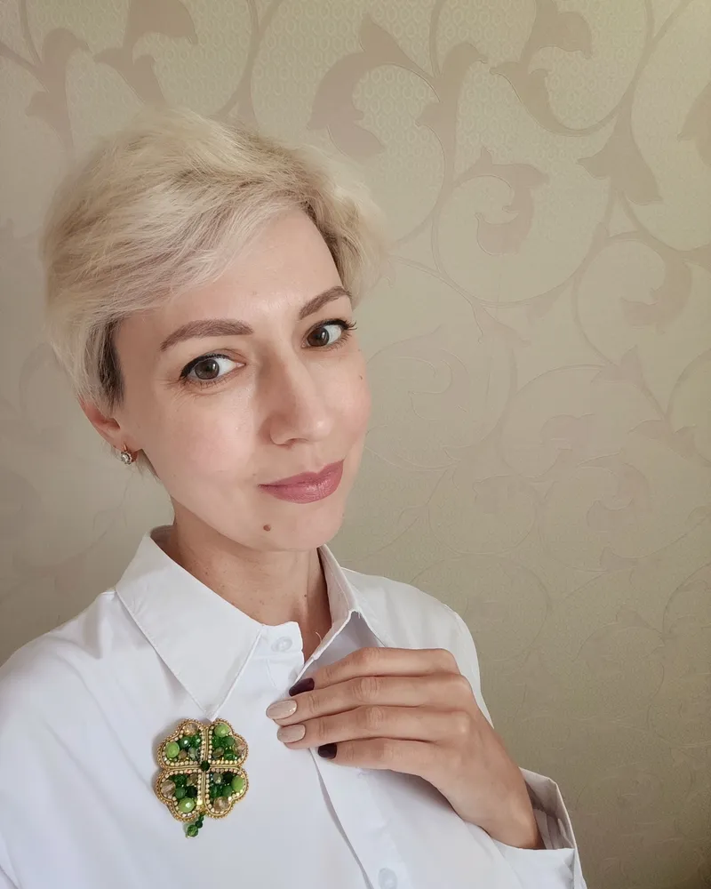 Брошь "Клевер" — В зеленом цвете
