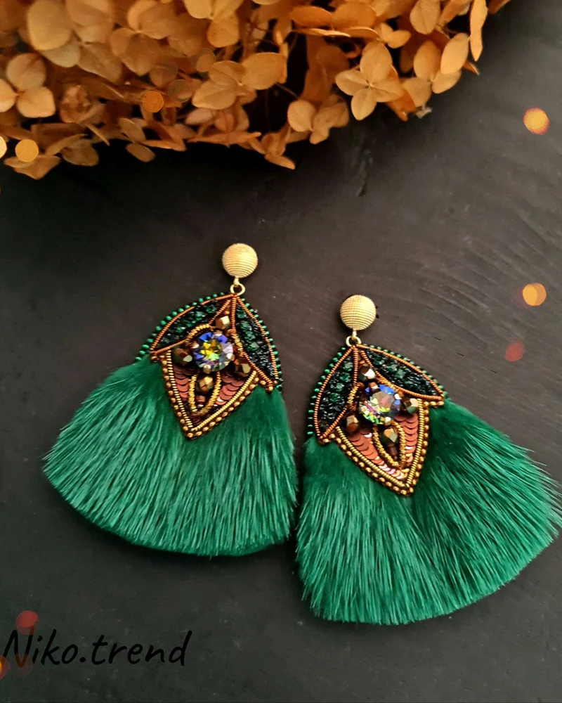 Серьги с мехом норки, вышитые бисером, зелёный