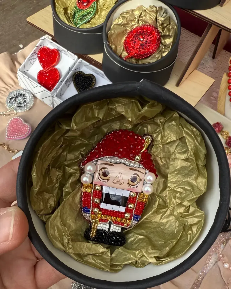 Брошь «Щелкунчик»